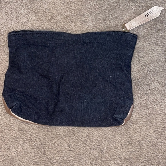 👁👁Ipsy Travel Size Make Up Bag - Picture 2 of 2